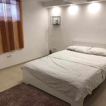 Bescheidene Untergeschoss Wohnung in guter Lage. Köln Exterior foto