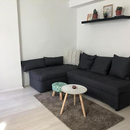 Bescheidene Untergeschoss Wohnung in guter Lage. Köln Exterior foto
